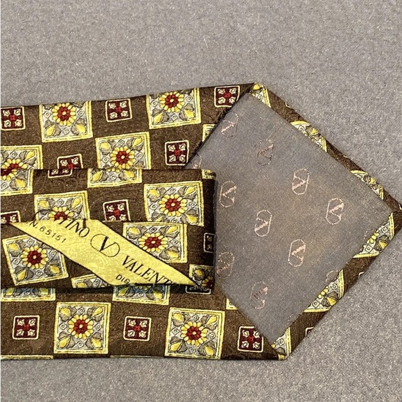 Square grid work, Yellow Silk, Valentino Designer Tie - Picture 5 of 5